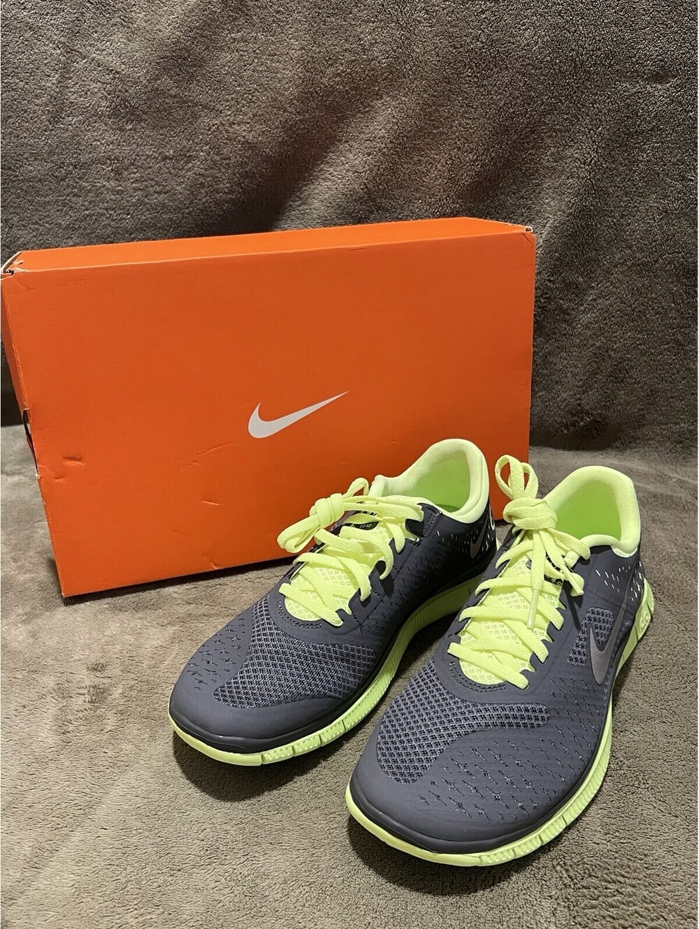 Nike Women Free 4.0 V2 Running Sneakers Neon Green Logo Sz:8